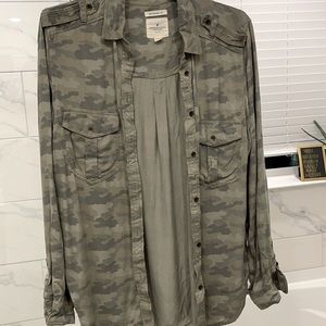 AE camo boyfriend button down
